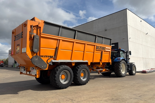 Silagewagen DEZEURE 2015